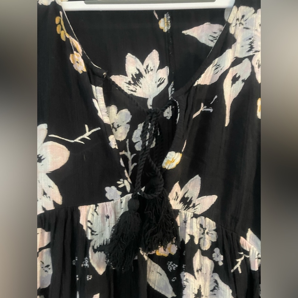 Billabong Black Tunic Top with Pink and White Floral large - Picture 3 of 6